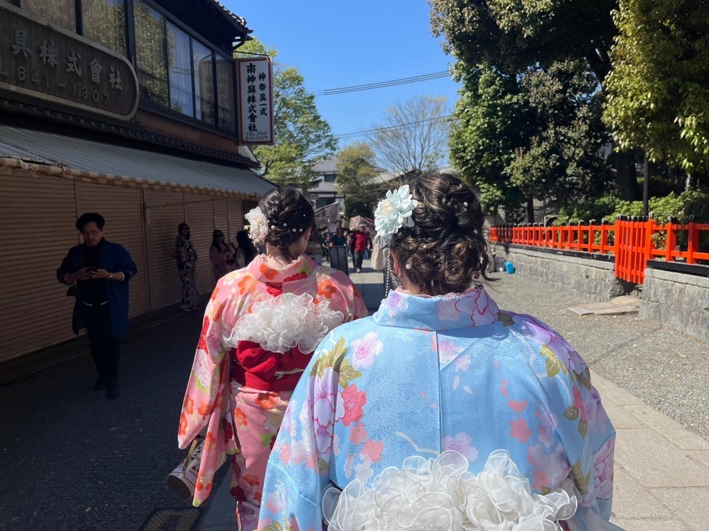 Sam Wallbridge Returns to Japan for Cherry Blossoms, Childhood Reunions, and a Thomas the Tank Engine Museum